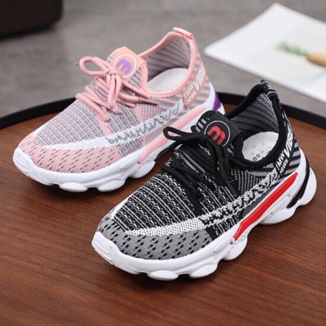 Giày thể thao cho bé trai, bé gái