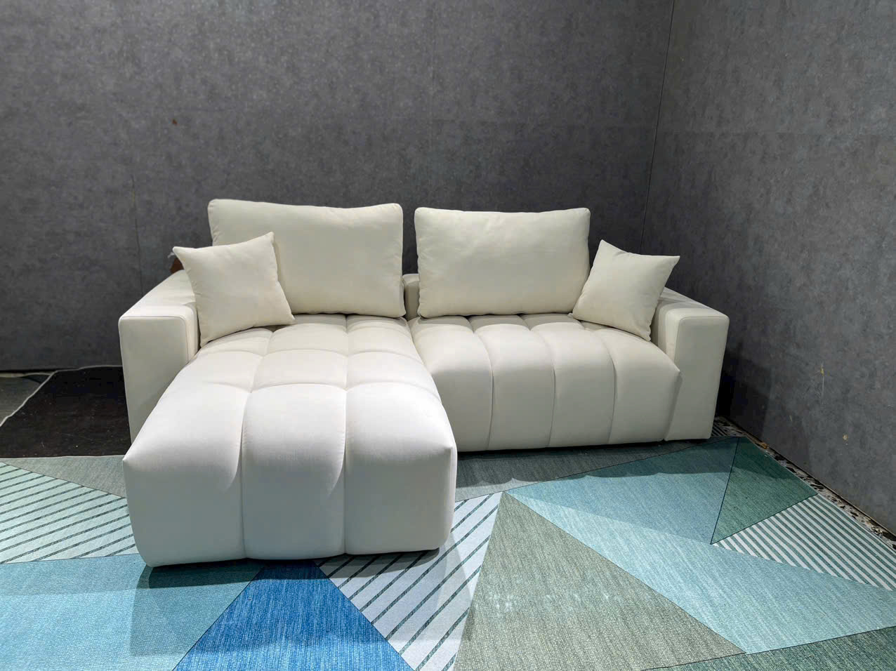 Sofa phòng khách Juno sofa Minoti NK2025 KT 1m8 x 1m4