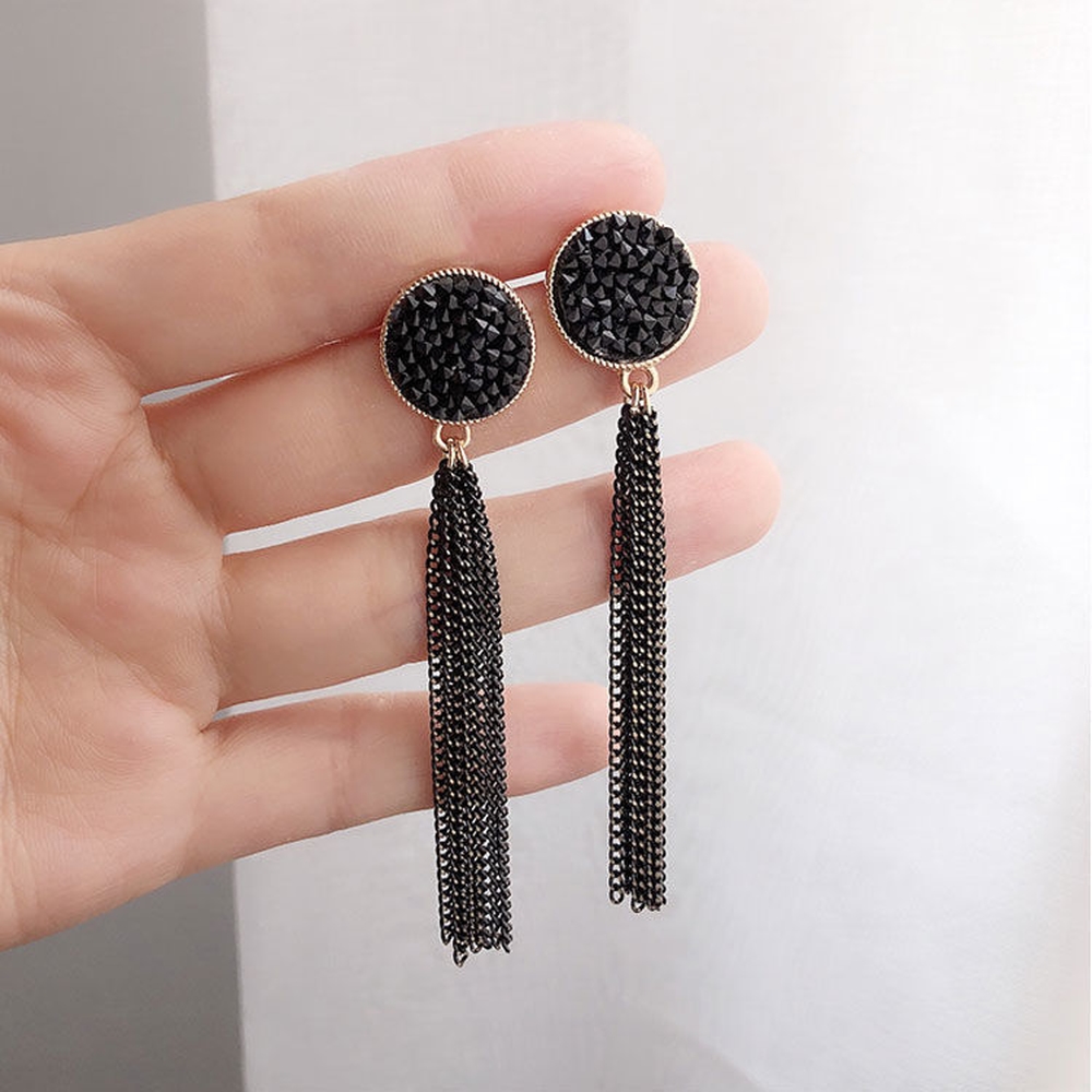 Bông Tai Mỹ Ký Tròn Đá Đen 8 Dây Tua 60 Số 1, Thiết Kế Đẹp, Thời Trang, Phụ Kiện Tạo Điểm Nhấn Trong Các Sự Kiện, Chất Liệu Sang Trọng, Sợi Hợp Kim Phủ Nhũ Màu Vàng, Dễ Kết Hợp Trang Phục Và Phụ Kiện Khác