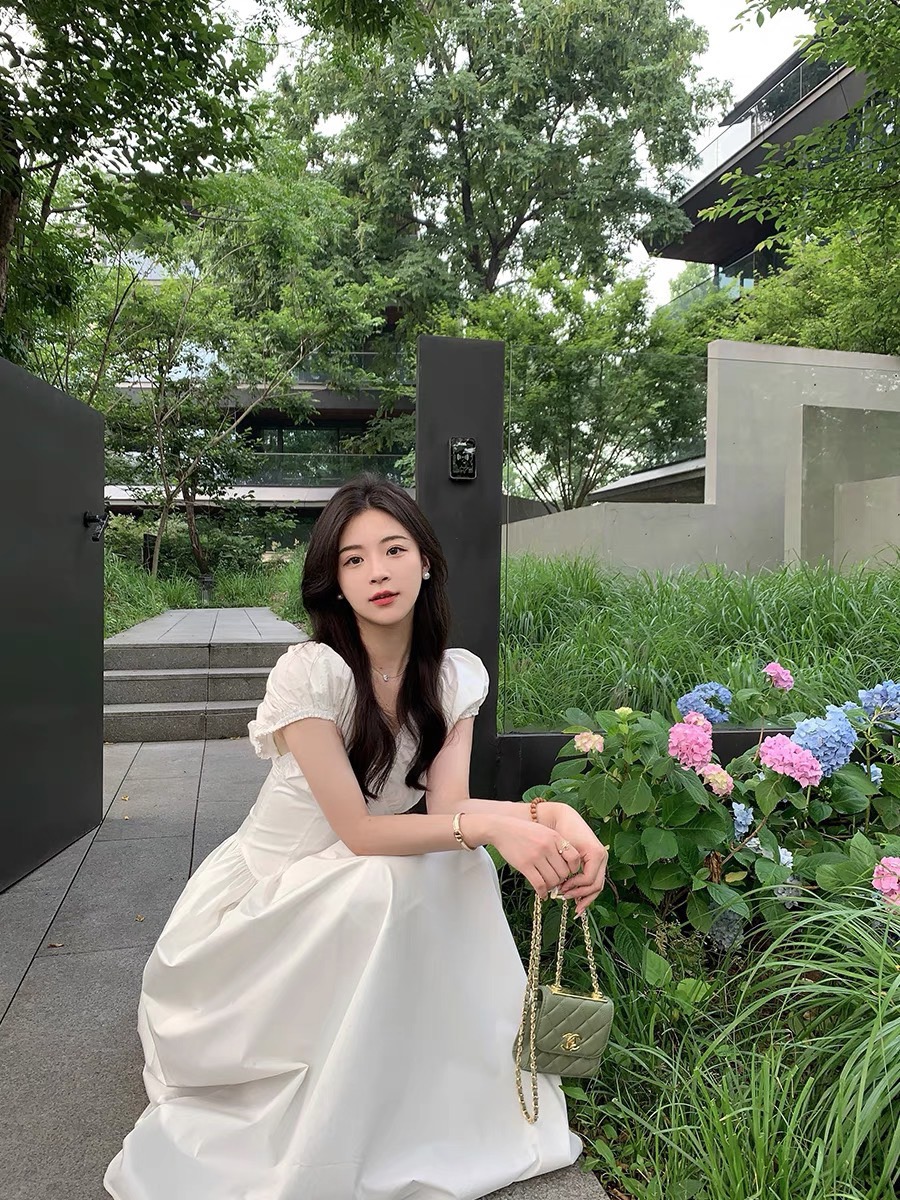 Đầm cổ v nhún vai dáng dài ulzzang