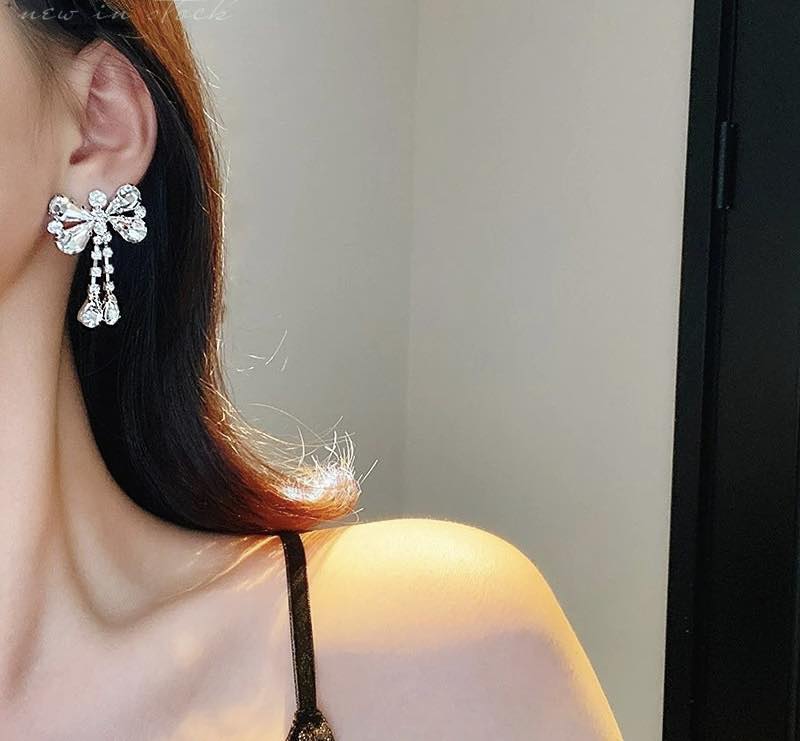 Earrings đeo tai nữ hình nơ barbie sang chảnh