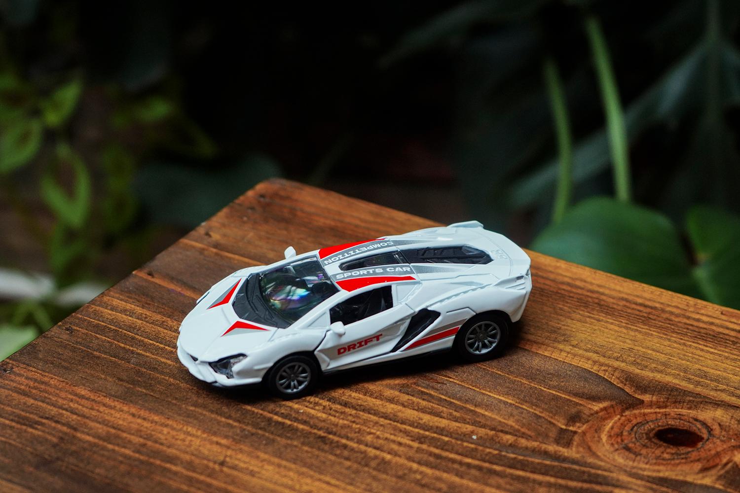 Đồ Chơi Mô Hình Xe Hợp Kim Chạy Đà - Alloy Pull Back Car - Toys&amp;Joys 53251 - Xe Đua L Hai Cửa - Màu Trắng