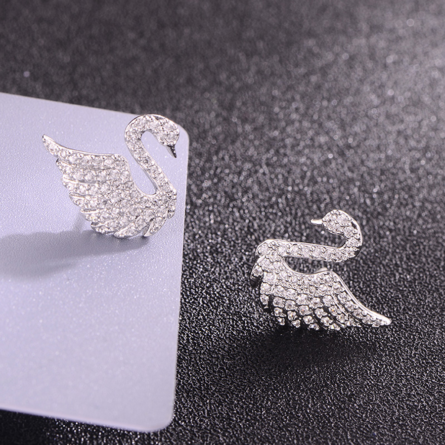 Bông tai nữ đính đá hình Thiên Nga lấp lánh