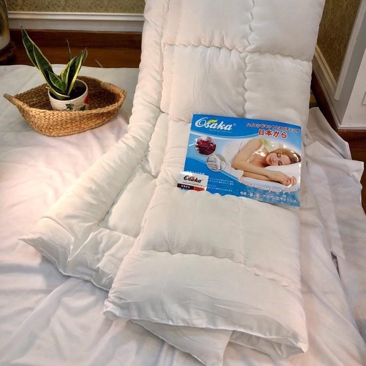 Ruột Chăn Mùa Đông Kích Thước 2mx2m2, Cân Nặng Từ 1,7Kg-2,5Kg, Có Dây Buộc 4 Góc