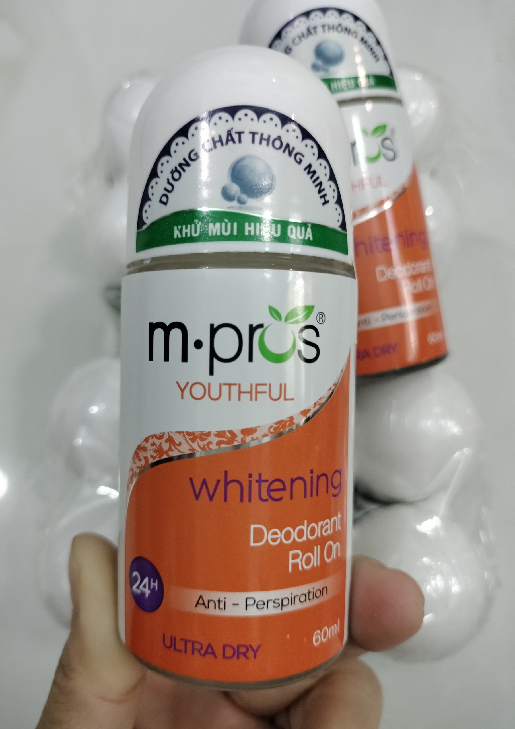 Lăn Khử Mùi M.Pros 60ml - Trắng Mịn - Trẻ Trung - Khử Mùi Hiệu Quả
