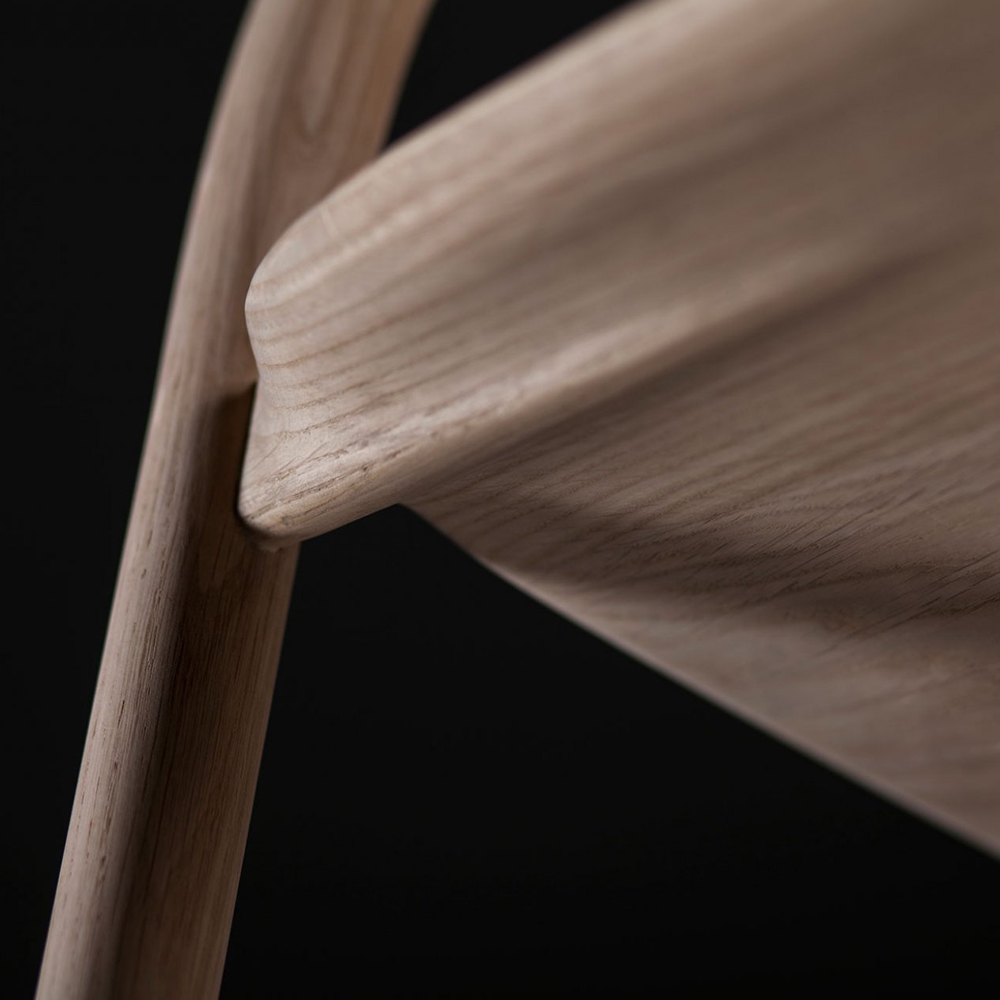 Ghế Neva có tay mặt gỗ gỗ ash