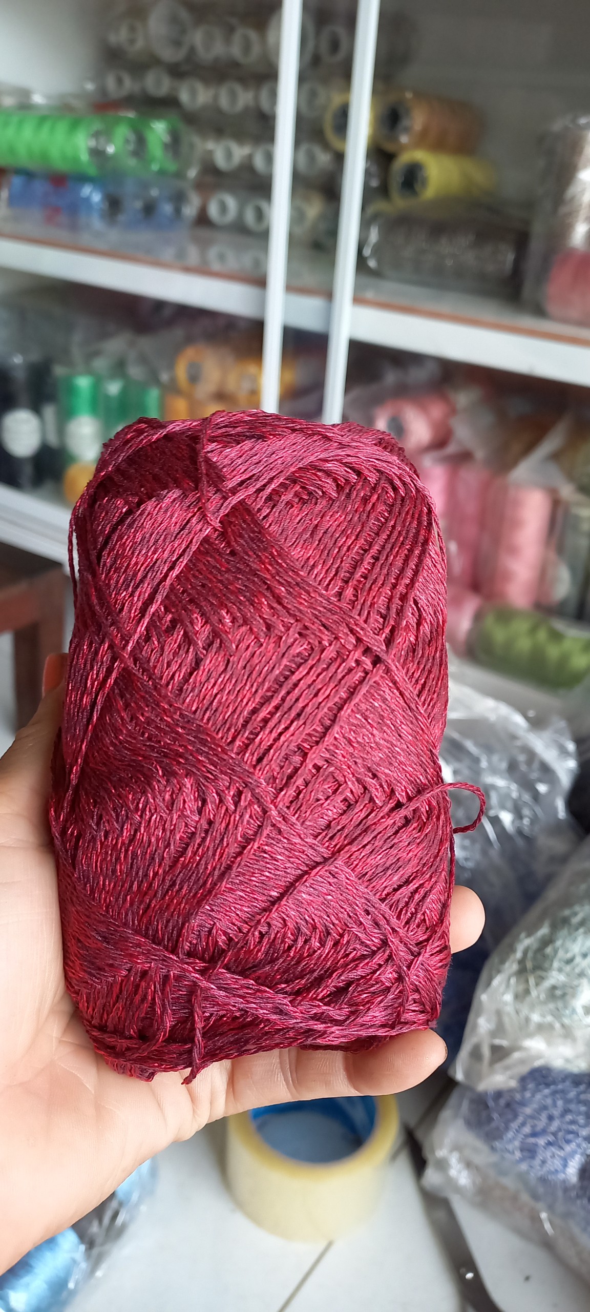 Sợi len xà cừ màu loang dùng trong đan móc