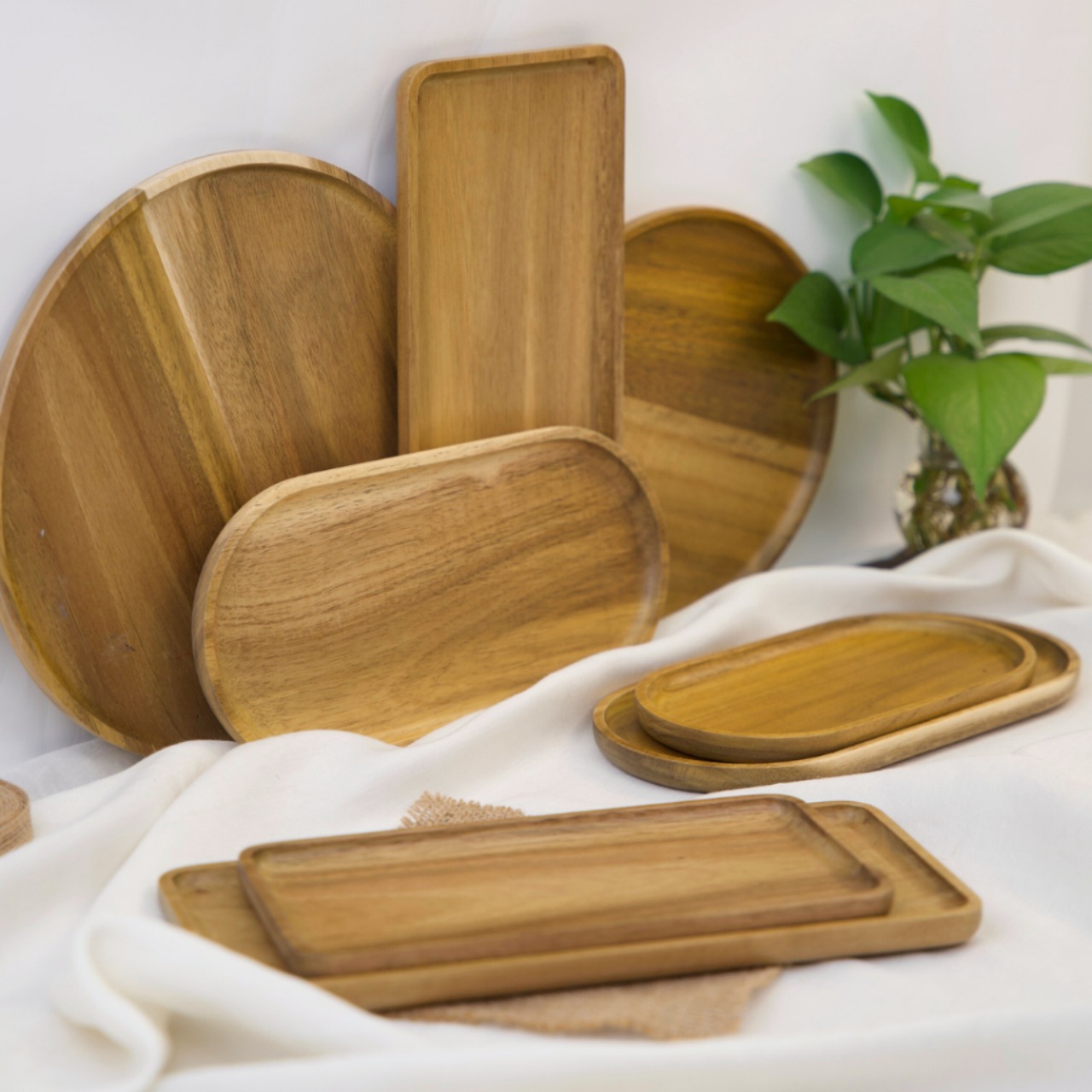 Khay đựng đồ hình chữ nhật Vibasic làm từ gỗ keo, đa dạng kích thước, thích hợp decor trang trí