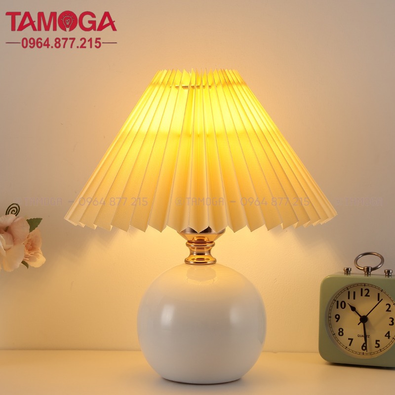 Đèn bàn phòng ngủ chất liệu gốm sứ xếp ly TAMOGA 6001 decor nhà cửa