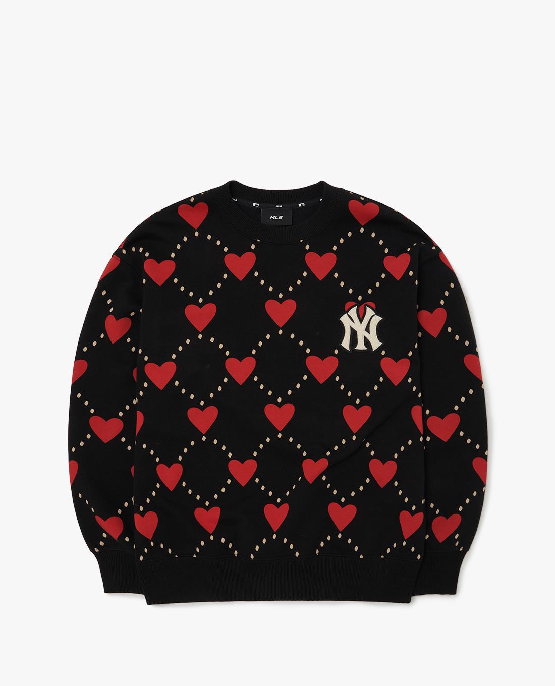 MLB - Áo sweatshirt phom suông Heart Allover Overfit 3AMTH0124