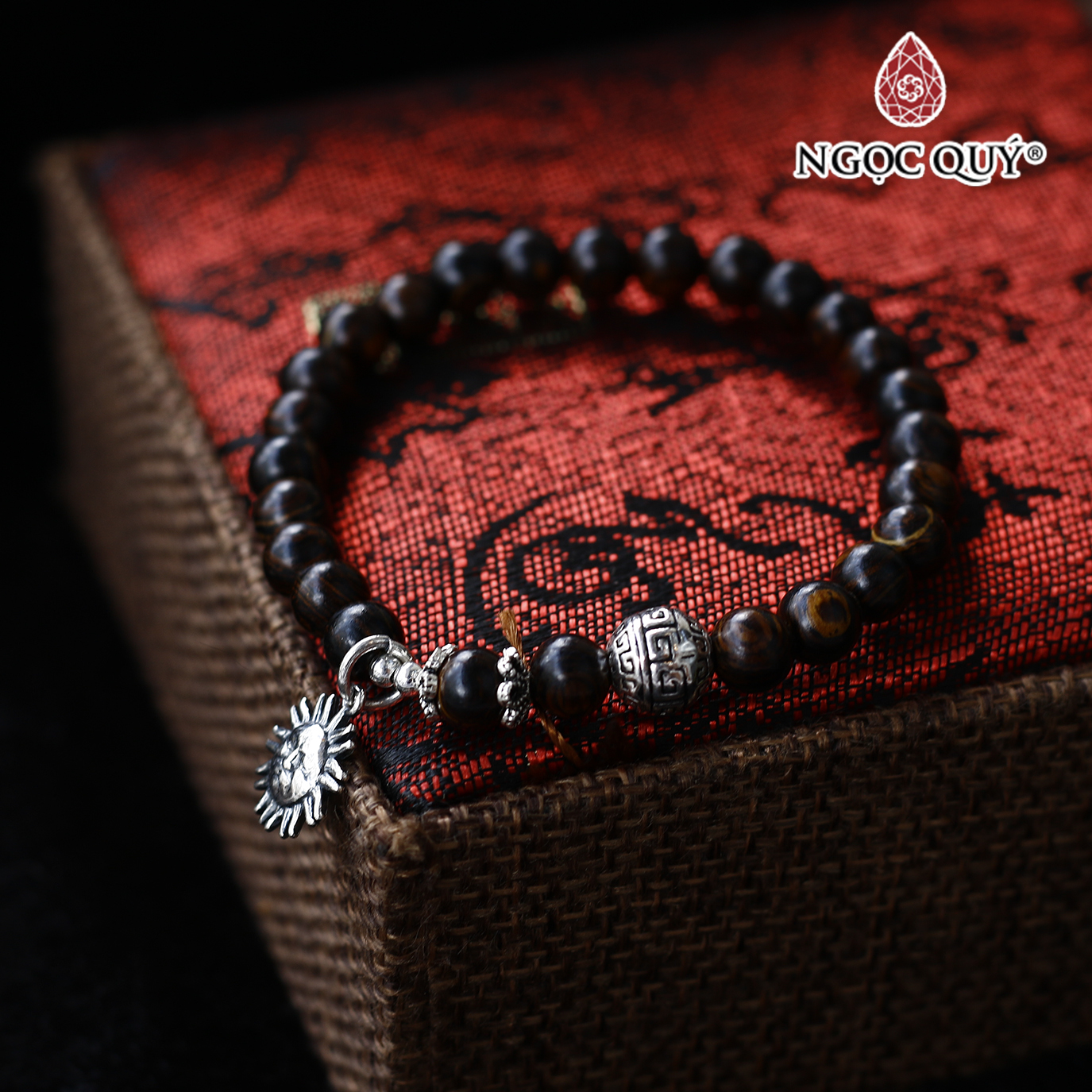 Vòng trầm sánh tròn 6mm phối charm bạc mặt trời - Ngọc Quý Gemstones