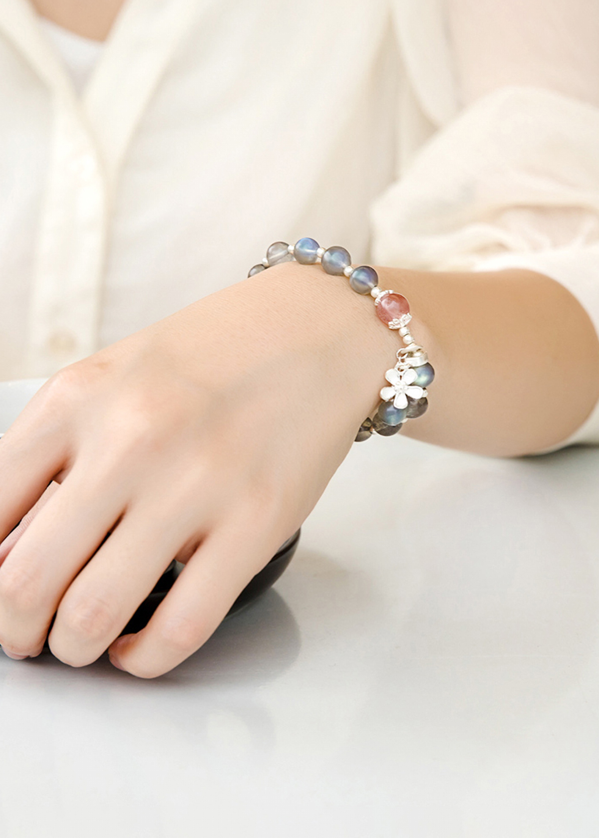 Vòng tay đá xà cừ phối charm hoa bạc mệnh thủy, kim - Ngọc Quý Gemstones