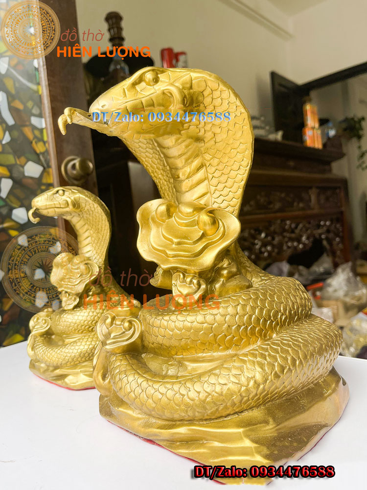 Tượng Rắn Hổ Mang Quấn Hoa Hồng Bằng Đồng Thau Nguyên Chất Cao 22cm Và 35cm - Linh Vật Phong Thủy