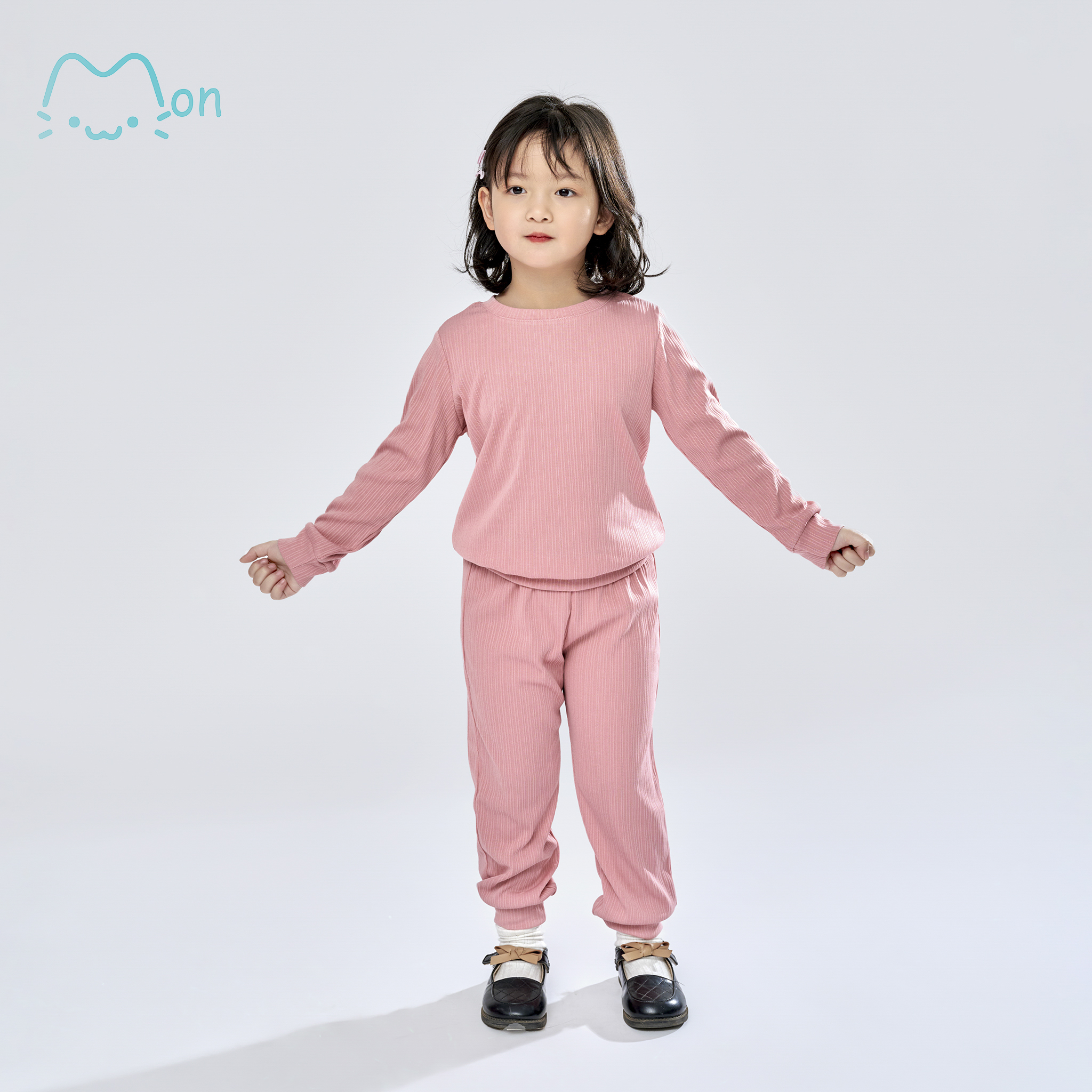 Bộ mặc nhà bé gái dài tay, bộ nỉ bé gái chất liệu thun gân, bo đũa mềm mịn, thoáng mát MonBabies BMNGL22W021