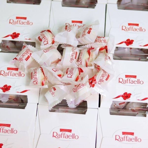 Socola Raffaello dừa hộp 230g