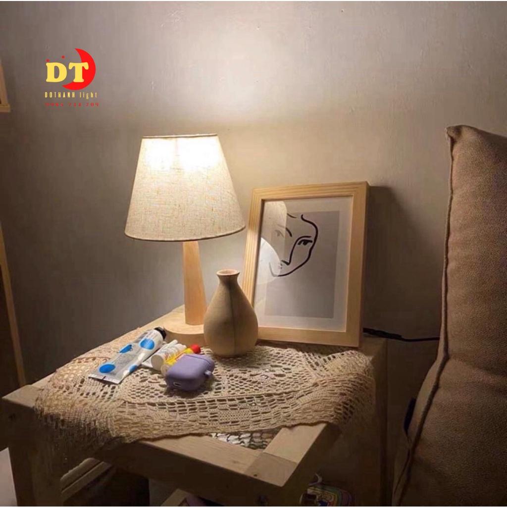 Đèn Ngủ Để Bàn Thân Gỗ Phong Cách Bắc Âu HTLK DBN