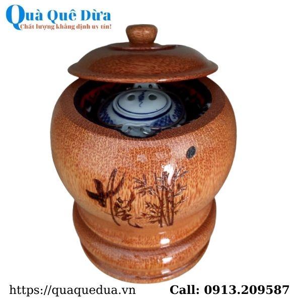 Bình Giữ Ấm Trà Gỗ Dừa Khắc Hoa Văn Lồng Chữ “Hiếu" Và Bình Trà 700 - 950ml - Sản Phẩm Được Sản Xuất Tại Bến Tre