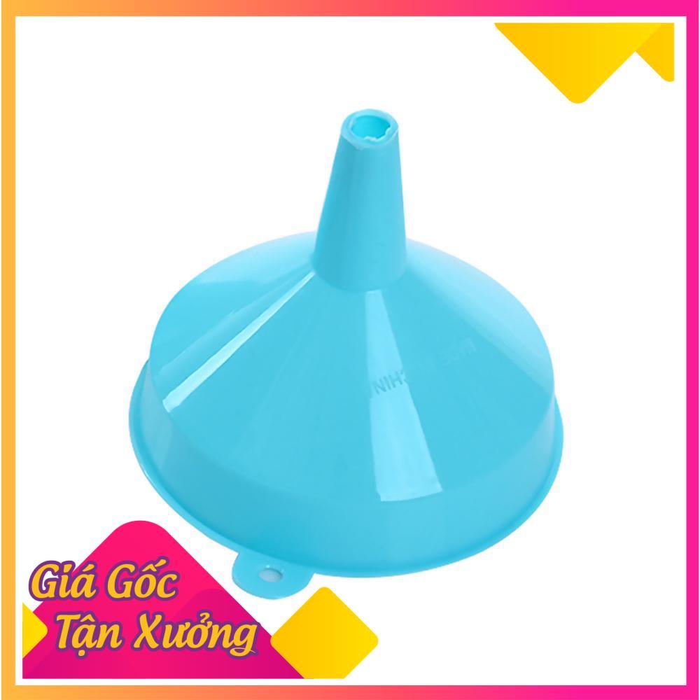 Phễu Nhựa Nhiều Màu Rộng 11cm Có Móc Treo Tiện Lợi TP'S