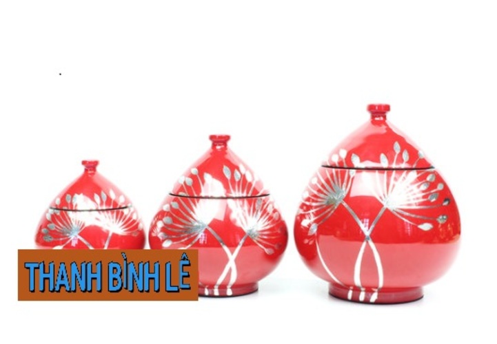 Hủ mận sơn mài họa tiết phong phú