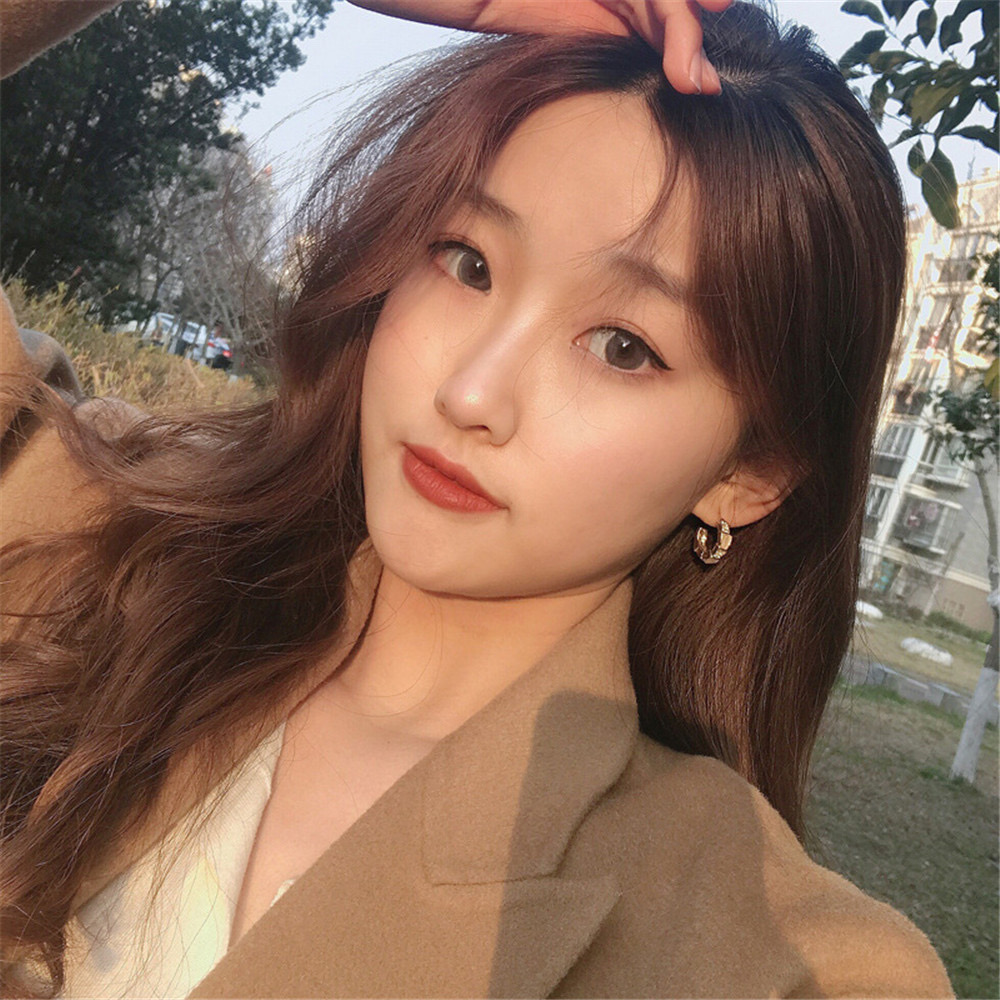 Khuyên tai chữ c đính đá phong cách vintage hàn quốc