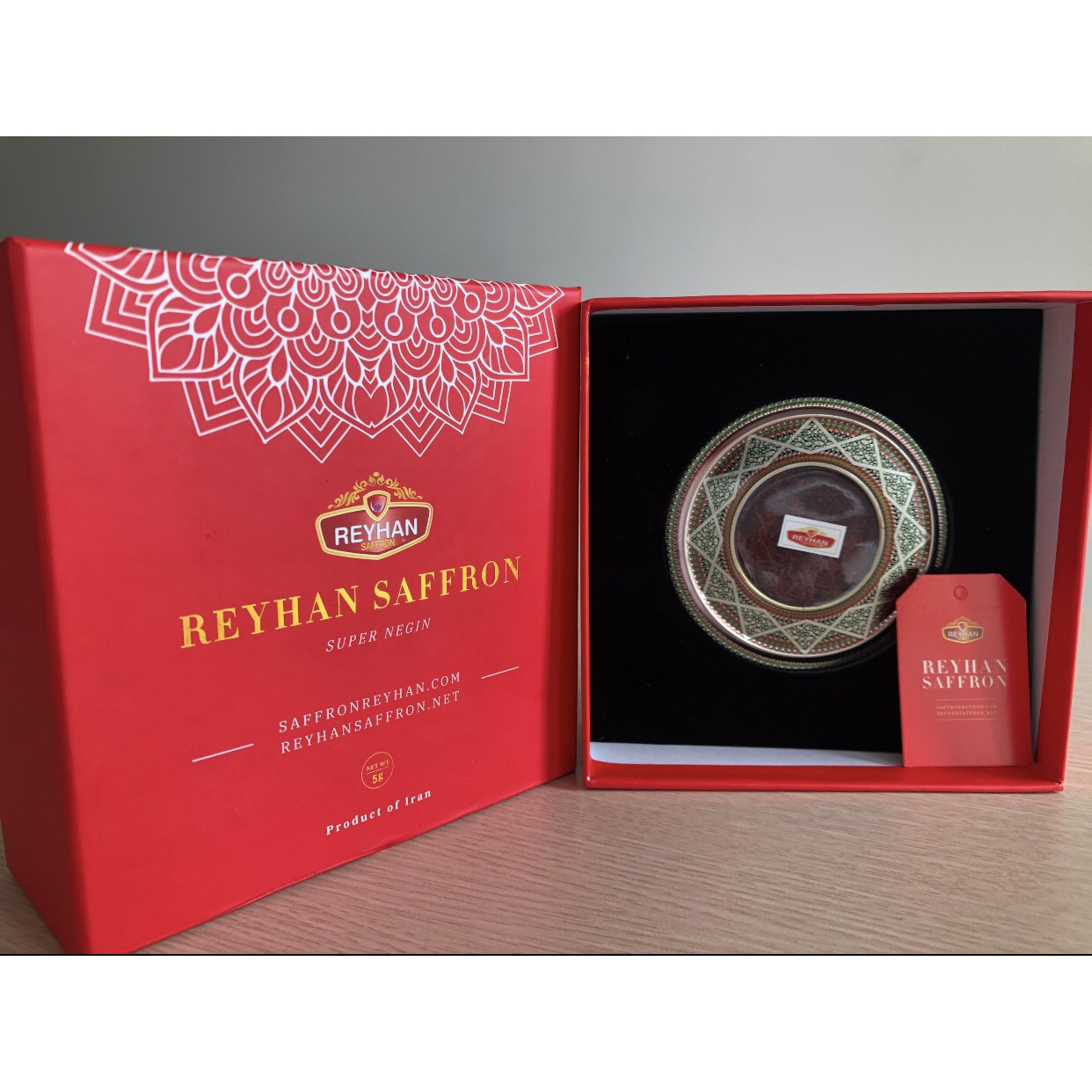 Reyhan Saffron - nhụy hoa nghệ tây cao cấp (hộp 5 gram) tặng chai thủy tinh 500ml