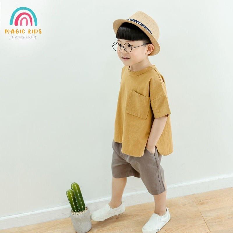 Bộ đồ trẻ em vải đũi có túi ngực áo cộc tay quần đùi cho bé - MAGICKIDS