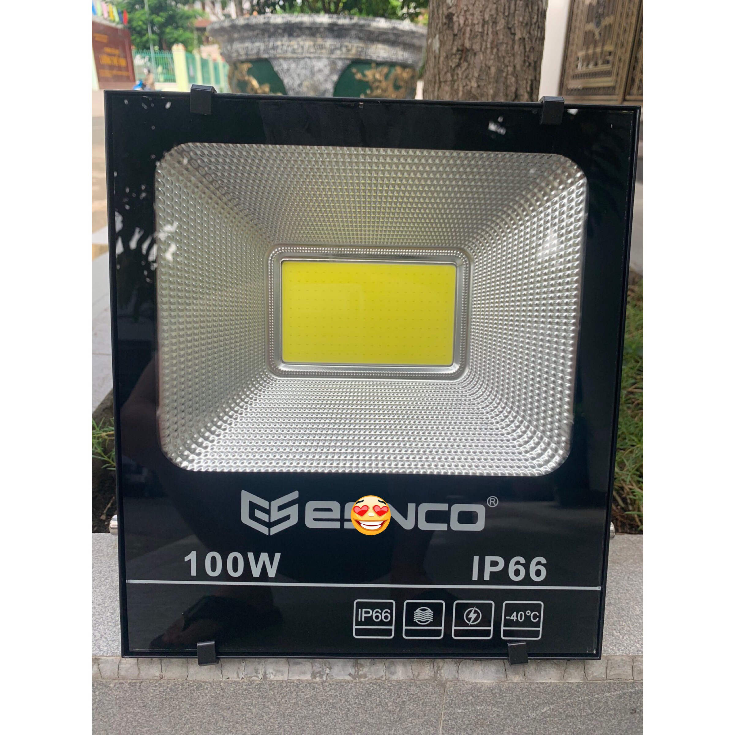 Đèn pha led 100W chuyên công trình ngoài trời chống nước IP66, vỏ nhôm đúc tản nhiệt tốt