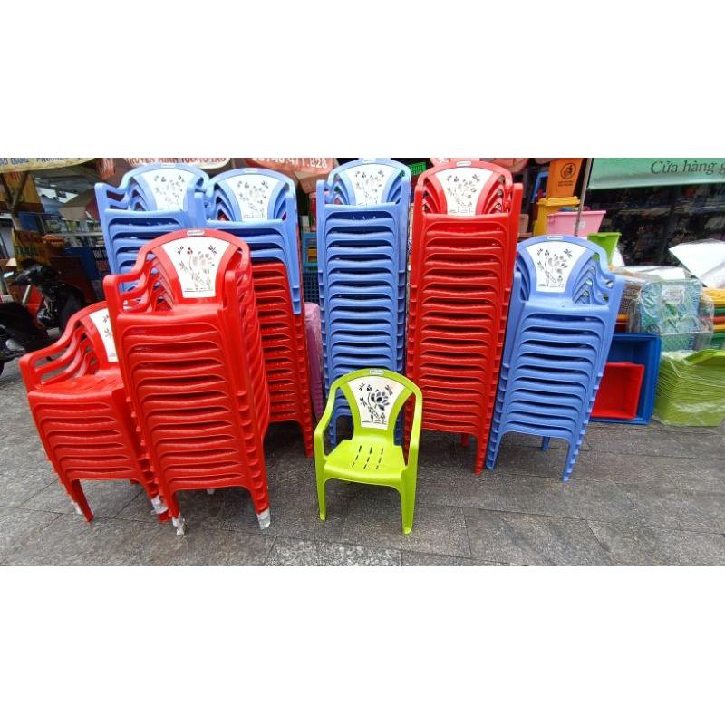 Ghế bành win màu vàng và lá