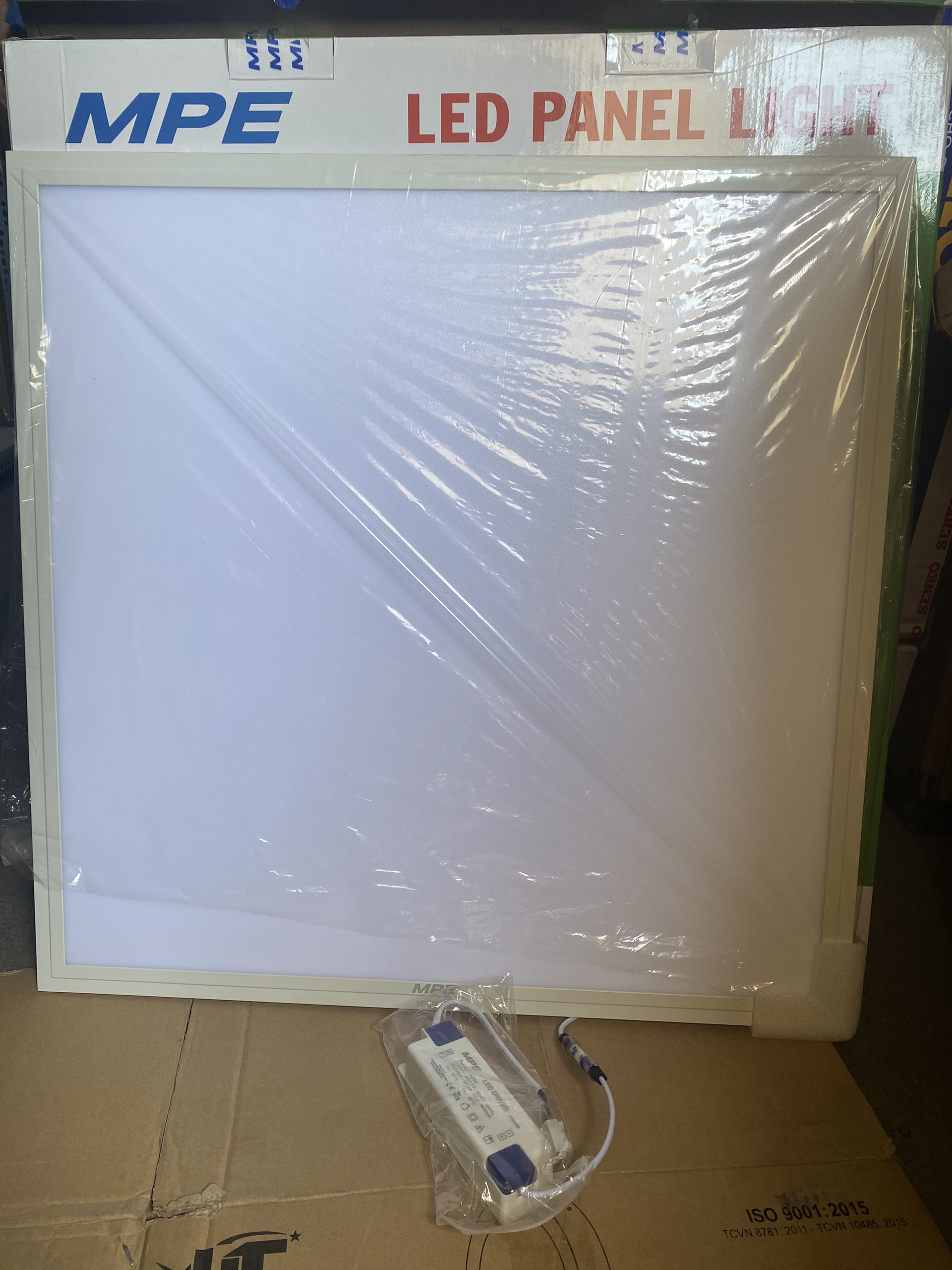 Đèn led Panel MPE FPL-6060 kích thước 60x60 ánh sáng trắng 6500K & vàng 3200K - Hàng chính hãng