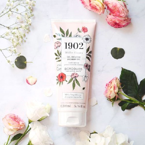 Sữa Tắm Dạng Gel Hương Nước Hoa Pháp Berdoues 1902 Miller Fleurs Shower Gel 200ml giúp dưỡng ẩm, lưu giữ hương thơm + Tặng kèm 1 móc khóa có dạng hình Tour Eiffel màu đen viền đỏ