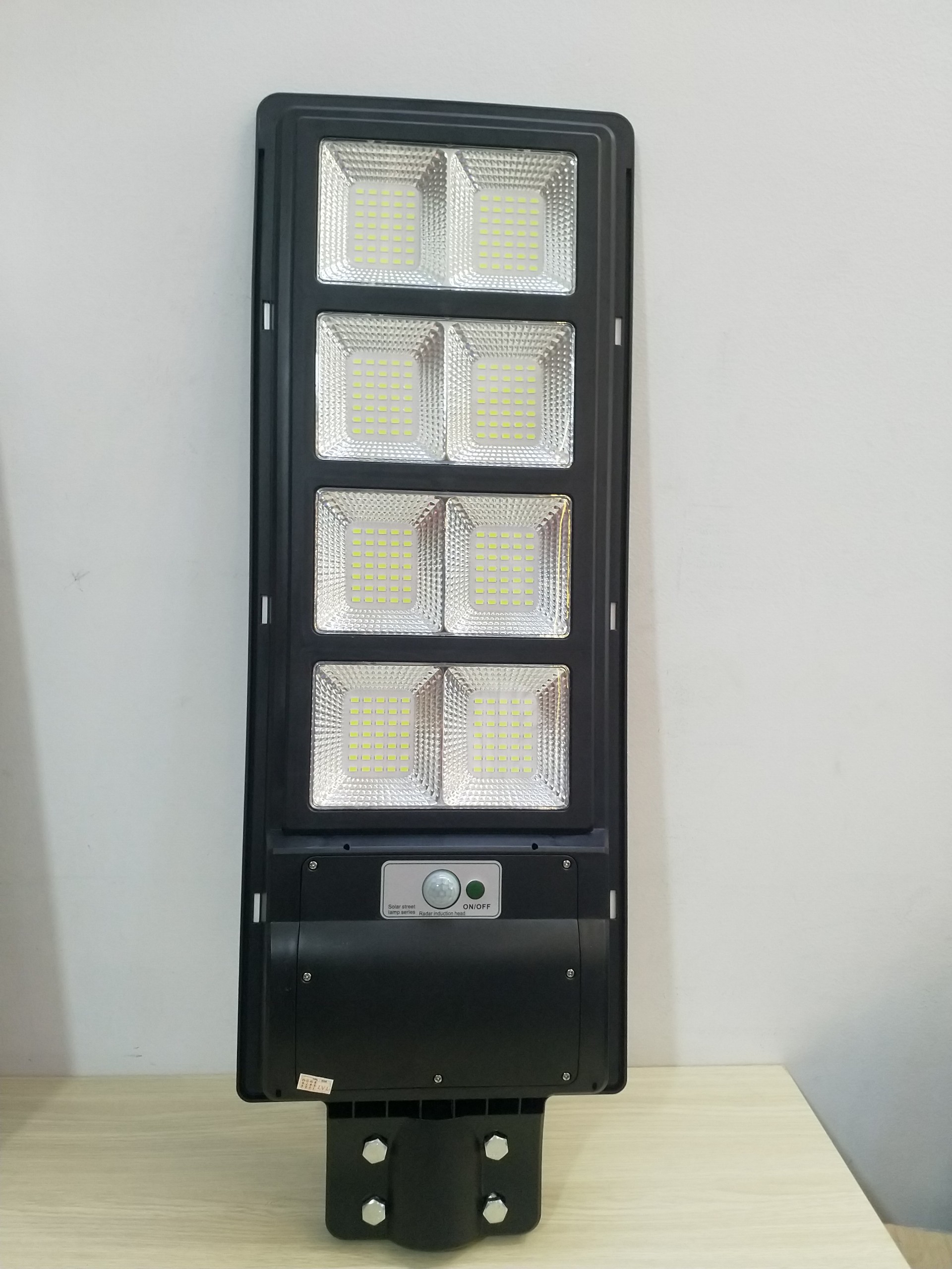 Đèn đường cảm biến năng lượng mặt trời liền thể All In One - công suất 90 - 120W ánh sáng trắng - 280 bóng led