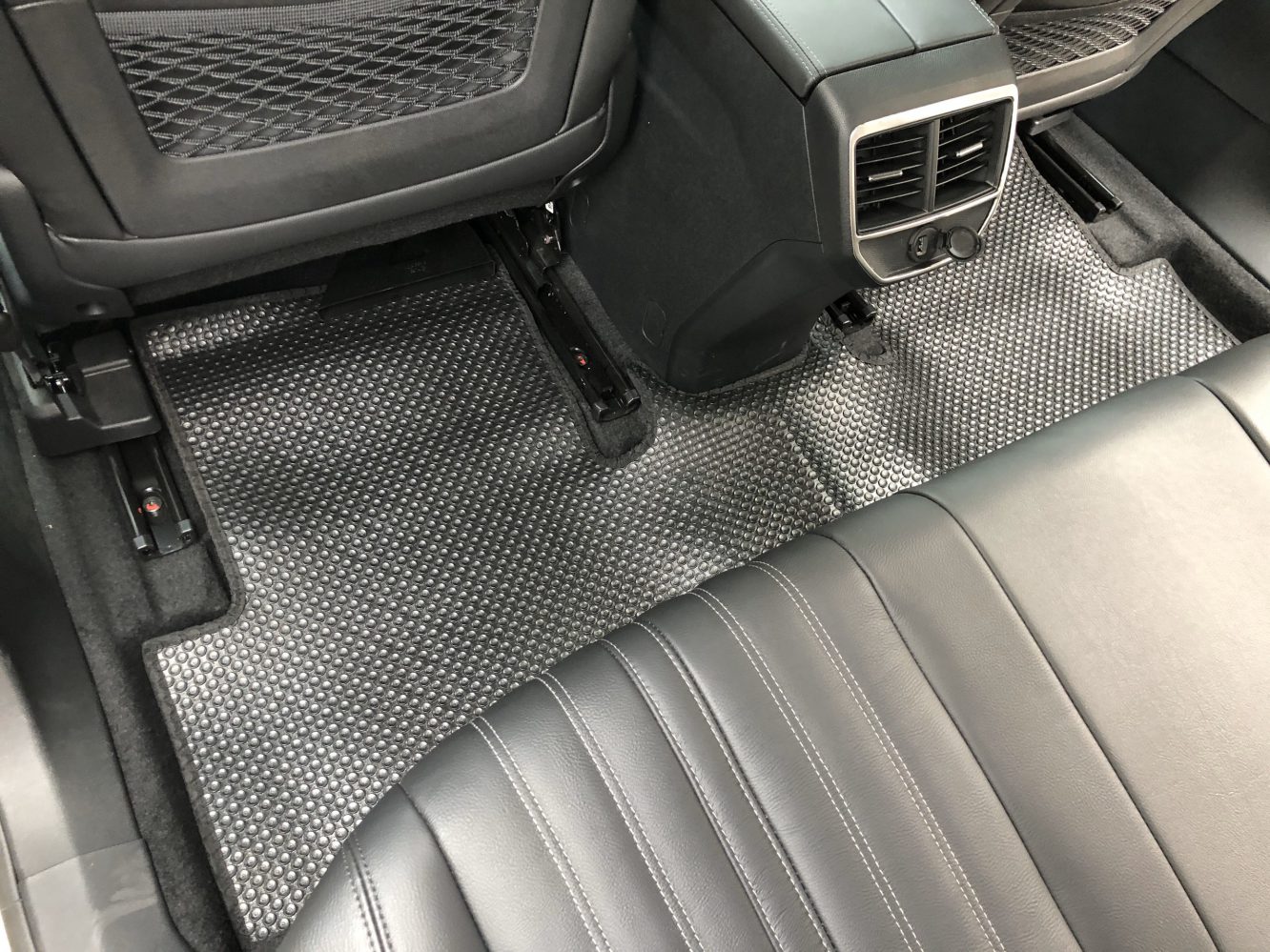 Hình ảnh Thảm lót sàn ô tô KATA cho xe Peugeot 3008 - 2021 - Khít với sàn xe, Chống trơn, Không mùi, Không ẩm mốc 