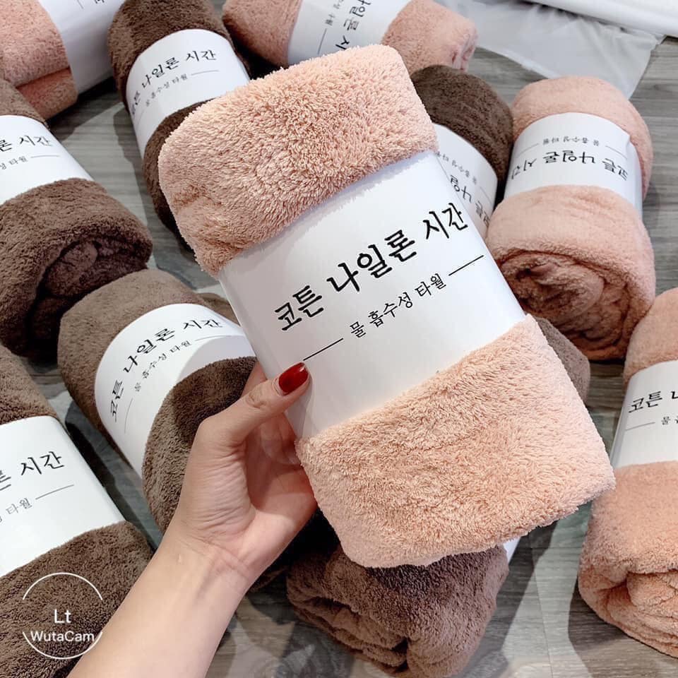 Khăn Tắm Lông Cừu Hàn Quốc Cao Cấp (Giao Màu Ngẫu Nhiên) - Tặng 1 hộp nhựa Fitin Pack