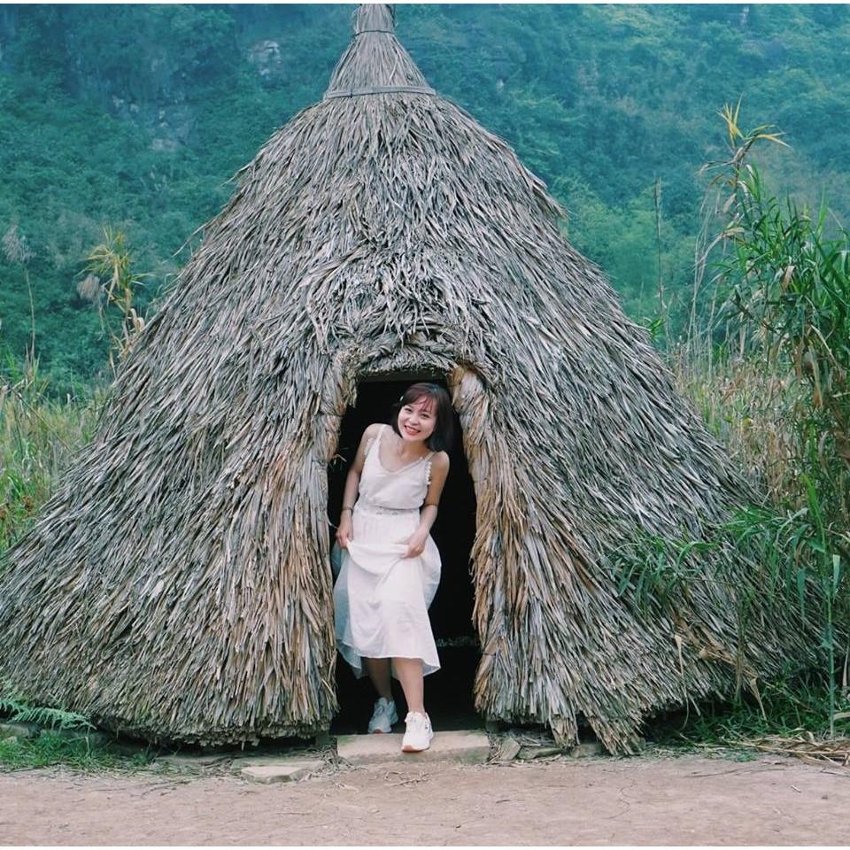 Đầm Maxi Trắng Phối Ren 2 Dây Đi Biển