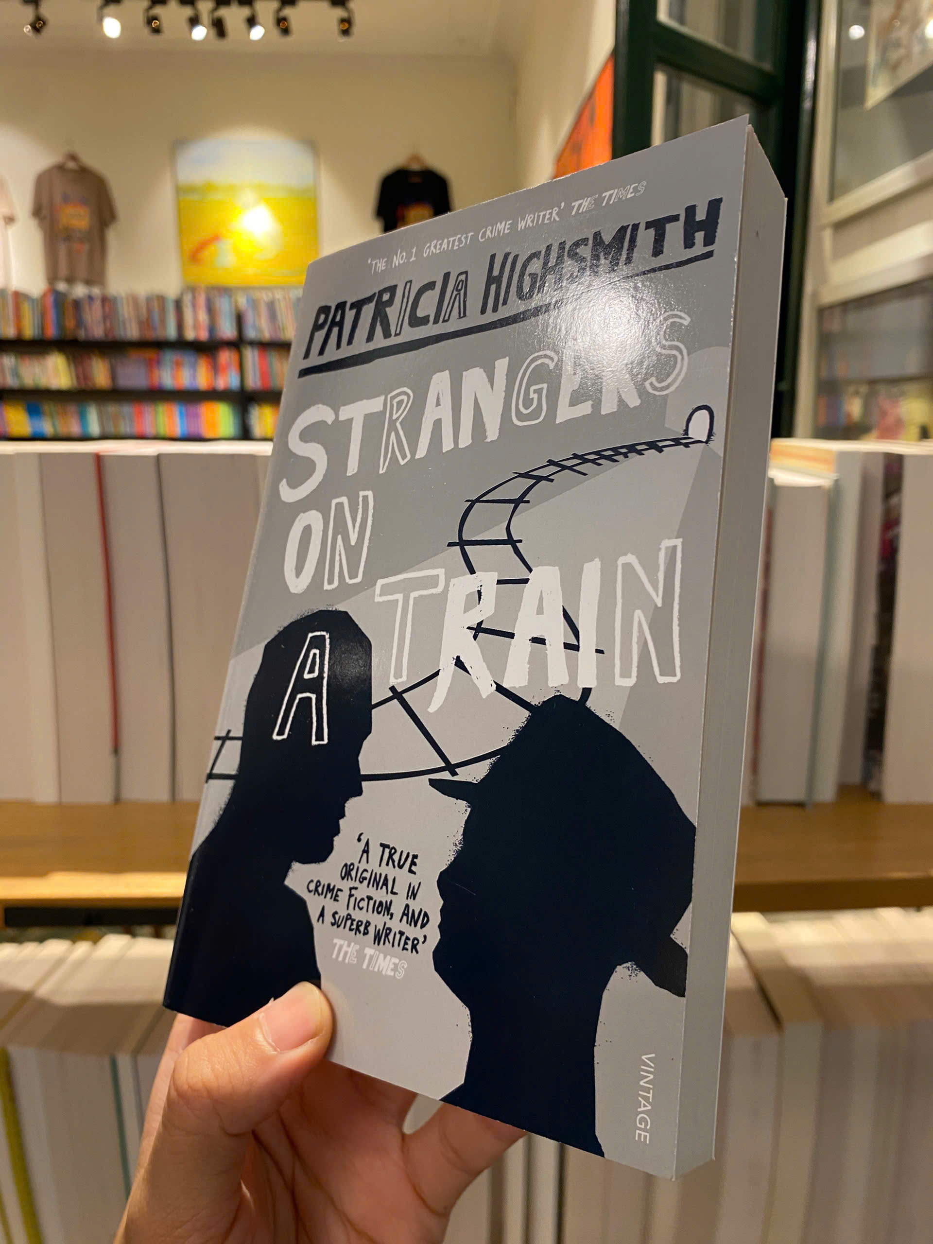 Sách - Strangers On a Train by Patricia Highsmith - English Novel - Sách Ngoại văn Nhập khẩu