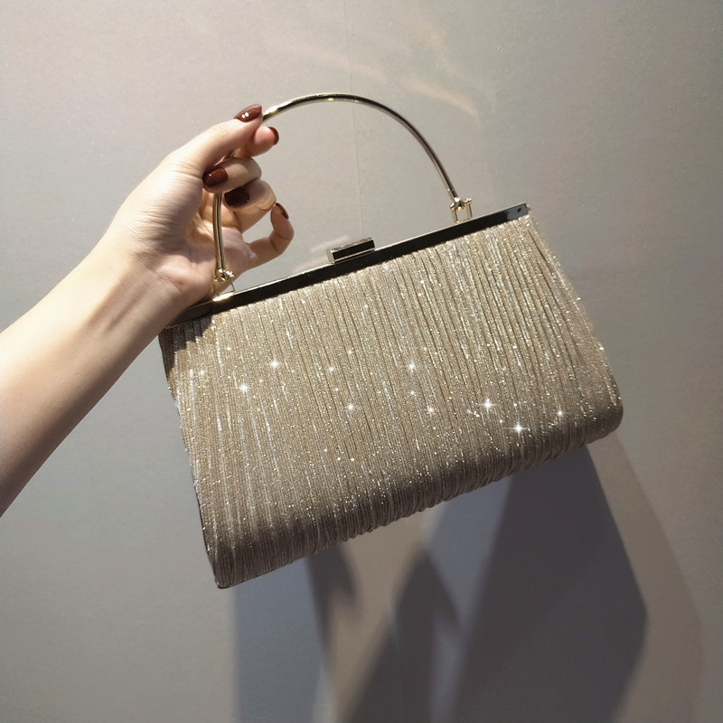 Túi Clutch dự tiệc sang chảnh quý phái tôn dáng nổi bật VDT02