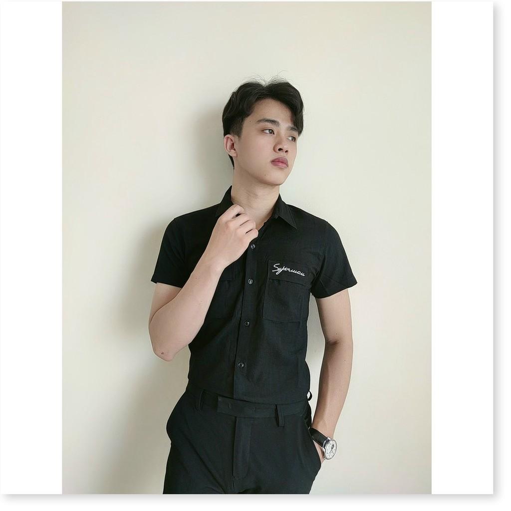 ÁO SƠ MI ĐŨI TAY NGẮN,THIẾT KẾ HỌA TIẾT TRƠN NHƯNG KHÔNG KÉM PHẦN SANG TRỌNG,ĐẶC BIỆT LÀ CHẤT LIỆU VÃI THOÁNG MÁT VÀ MỊM