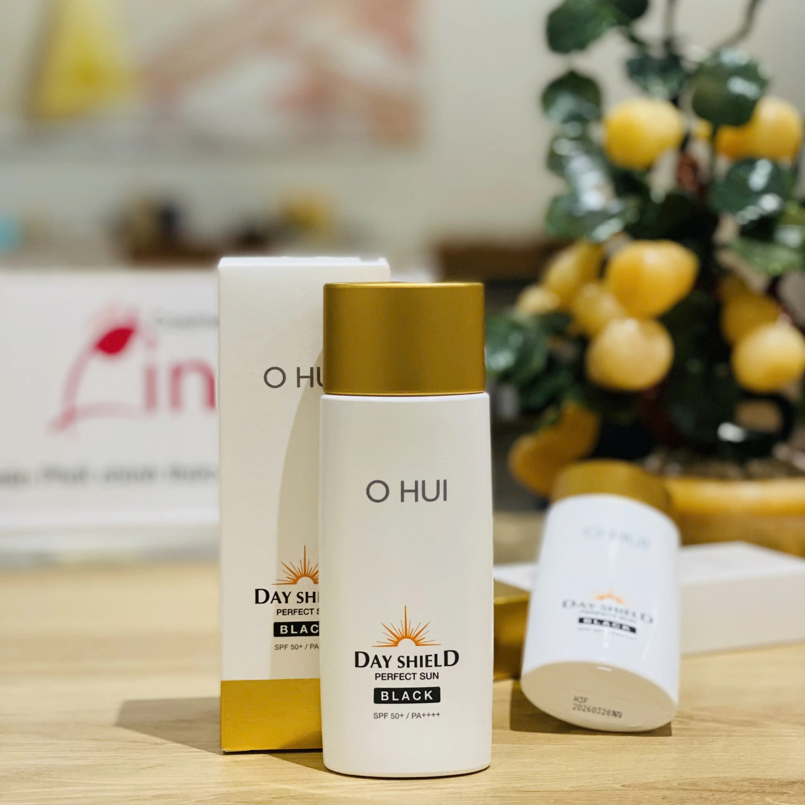 Kem Chống Nắng Ohui Day Shield Perfect Sun Black upsize 80ml