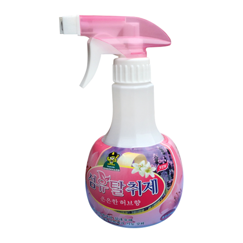 Chai xịt khử mùi quần áo chăn màn vải vóc Hàn Quốc 370Ml hương thảo mộc