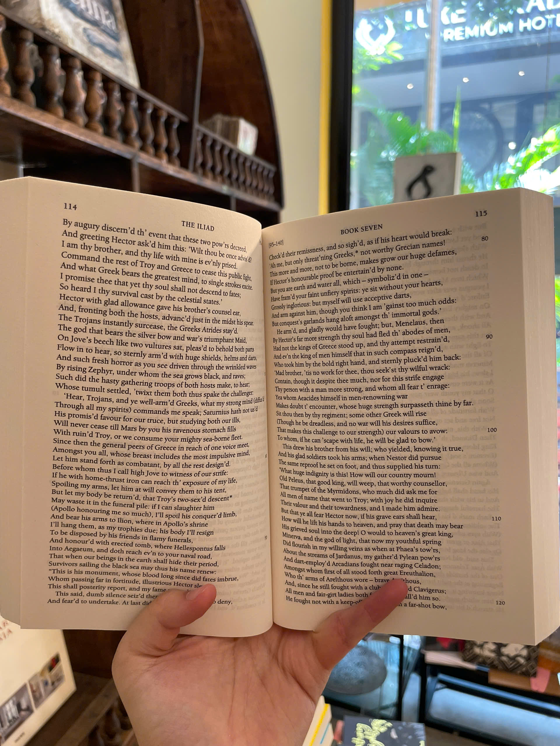 Sách - The Iliad by Homer - Classics/Poetry/Fiction book in English - Sách Ngoại Văn nhập khẩu