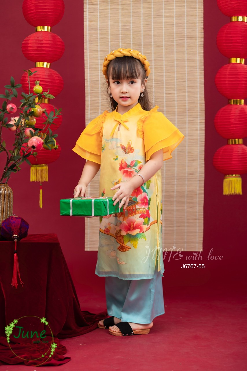 Áo dài cách tân bé gái, Set áo dài tết cho bé 1-10 tuổi màu vàng in hoa vải tơ hàng thiết kế điệu đà thời trang