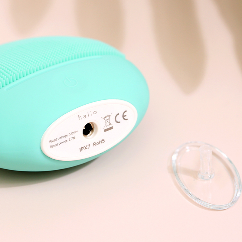 Máy rửa mặt Halio Sensitive Facial Cleansing &amp; Massaging Device - Chăm sóc da nhạy cảm - Kháng nước IPX7 - Dùng liên tục đến 7h - Hàng chính hãng