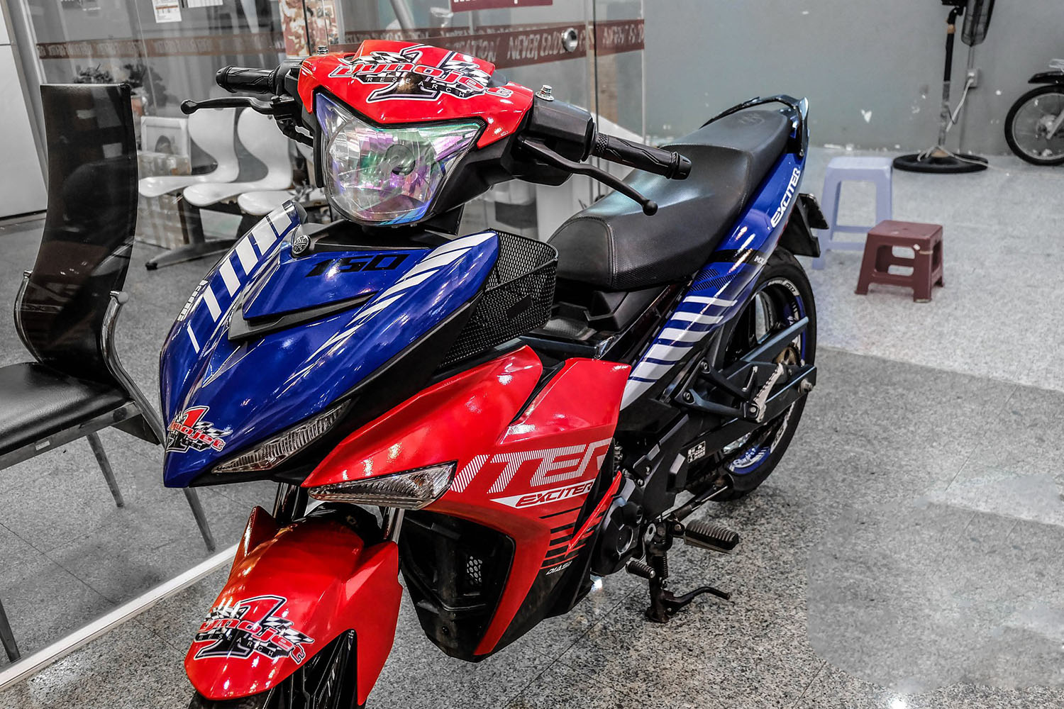 Tem trùm Exciter 150 Red Blue
