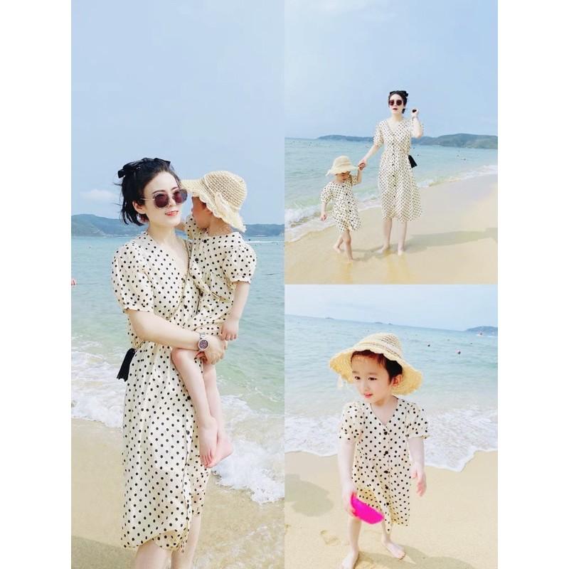 Đầm chấm bi be cổ V cho mẹ và bé siêu iu