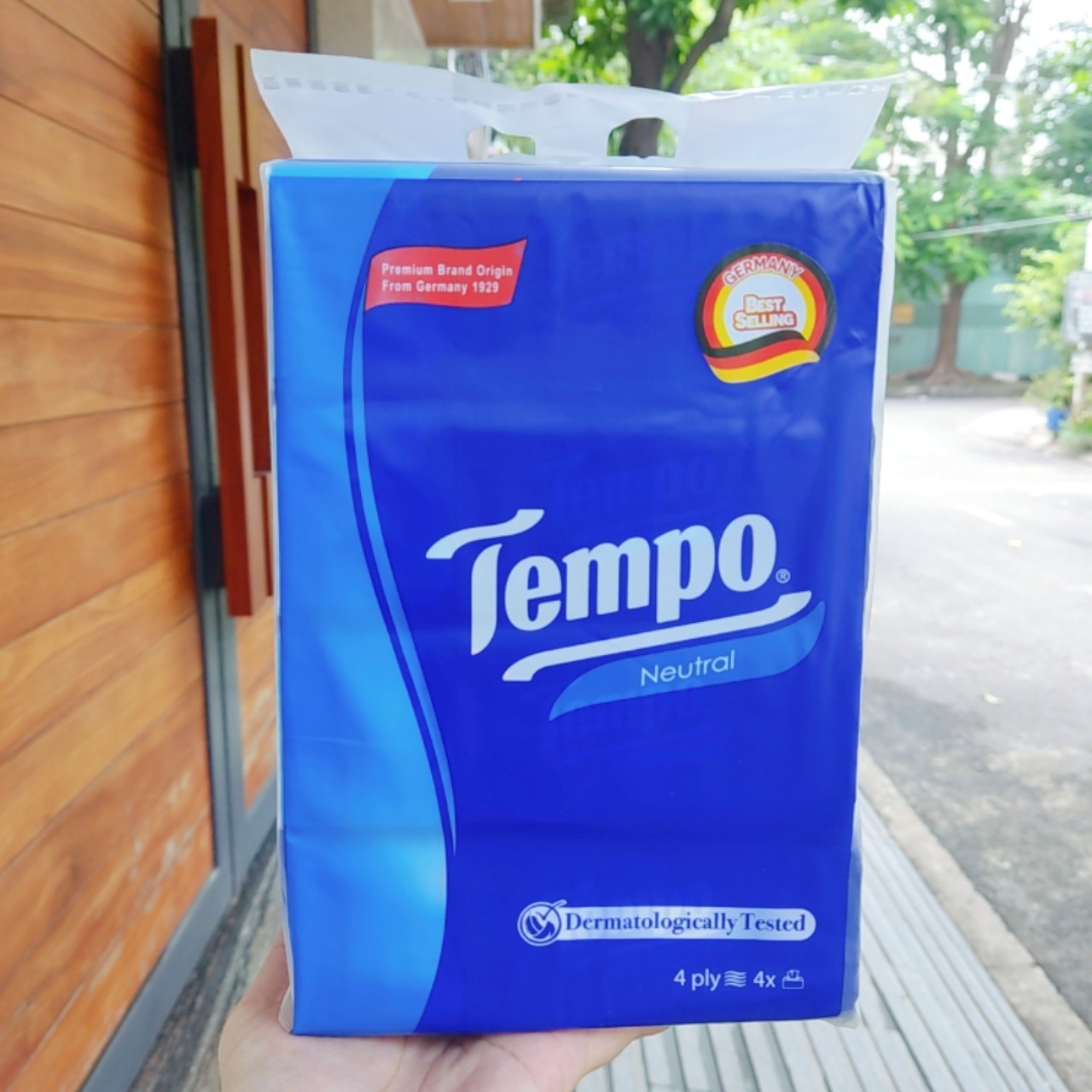 Lốc 4 Gói Khăn Giấy Cao Cấp Tempo Softpack Không Mùi, 4 Lớp, Không Gây Kích Ứng Da (90 Tờ/ Gói) - Thương Hiệu Đức