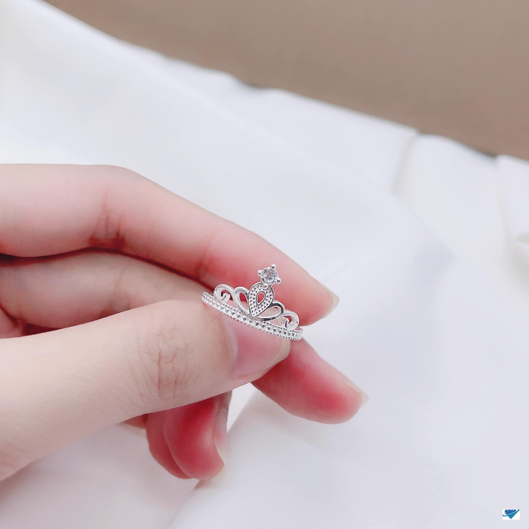 Nhẫn bạc nữ mặt vương miện chất liệu bằng bạc s925 MS045v