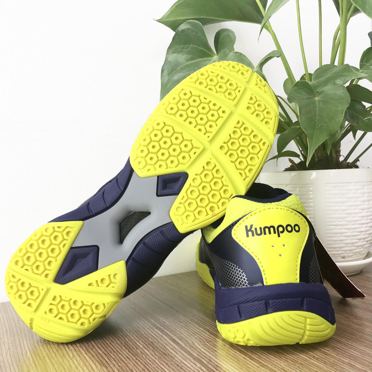 Giày bóng chuyền nam nữ chuyên dụng kumpoo KH-E23
