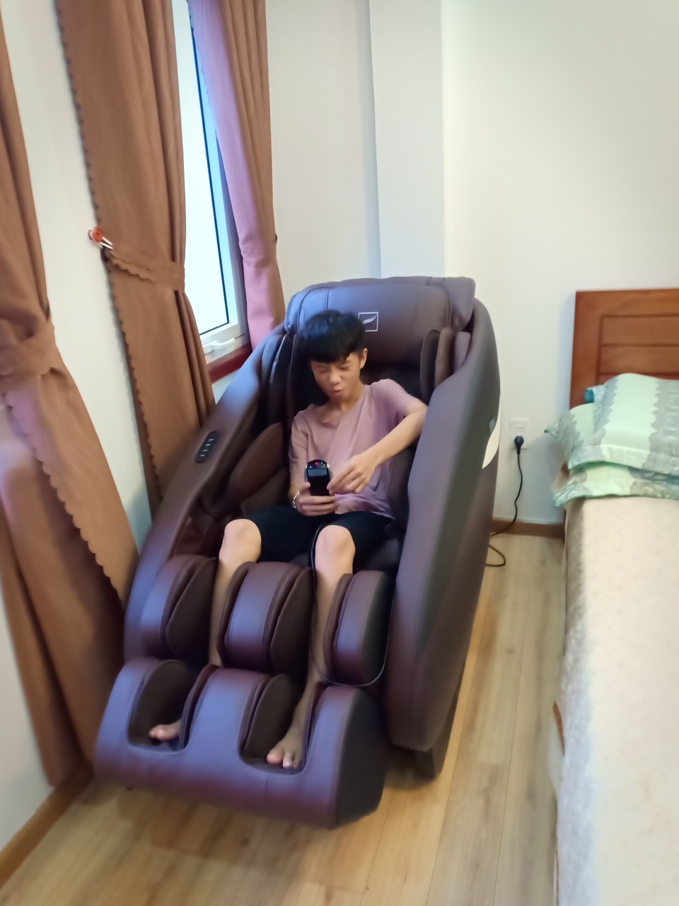 Ghế massage toàn thân Okasa OS-468 - Tặng kèm Xe đạp tập + Bạt phủ ghế + Bình sịt vệ sinh ghế + Thảm kê ghế