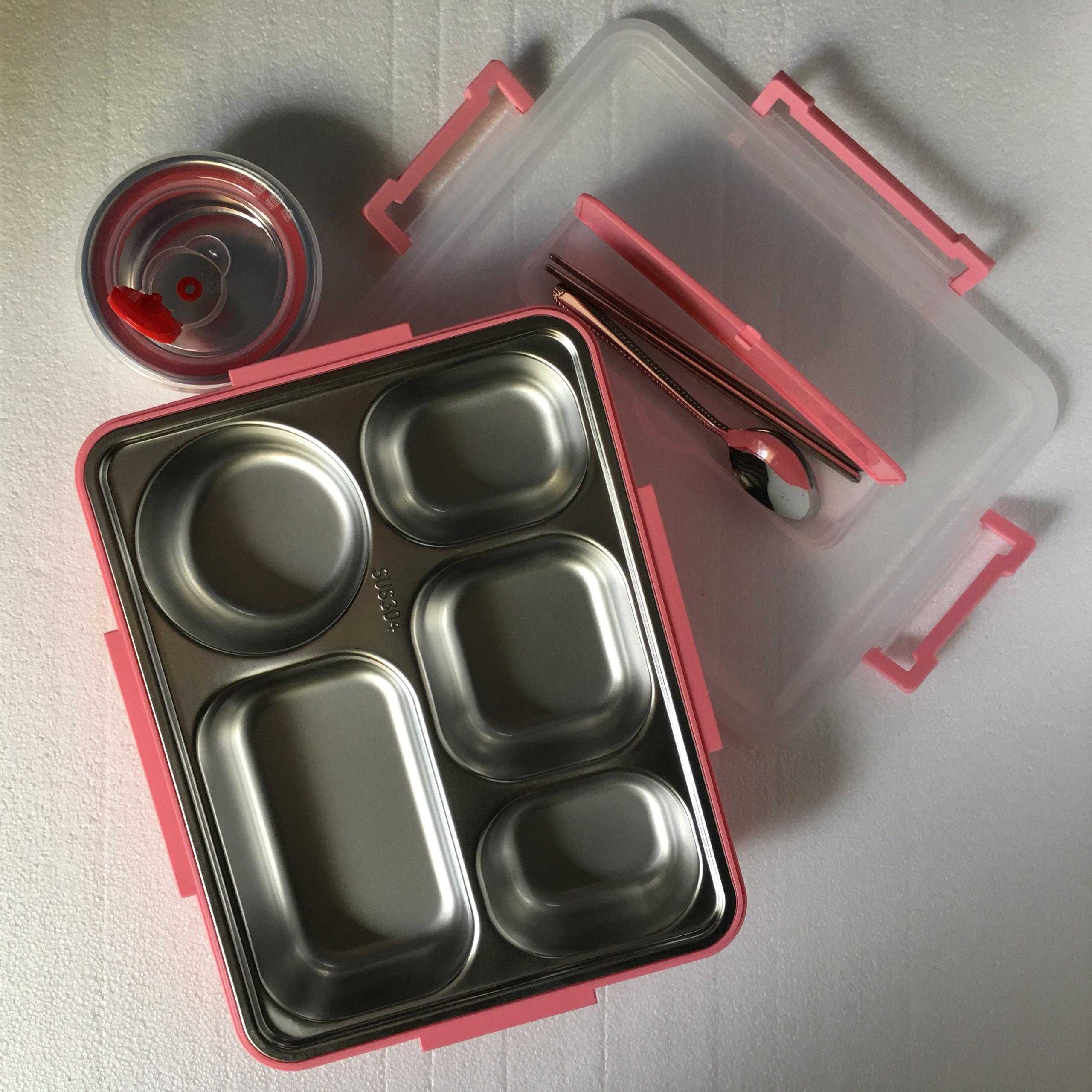 Khay Cơm 5 Ngăn Inox 304 Giữ Nhiệt ,Nắp Đậy Có Khe Đựng Điện Thoại, Tặng Kèm Thìa Và Đũa Inox - Màu Đen - Vận Chuyển Miễn Phí Toàn Quốc