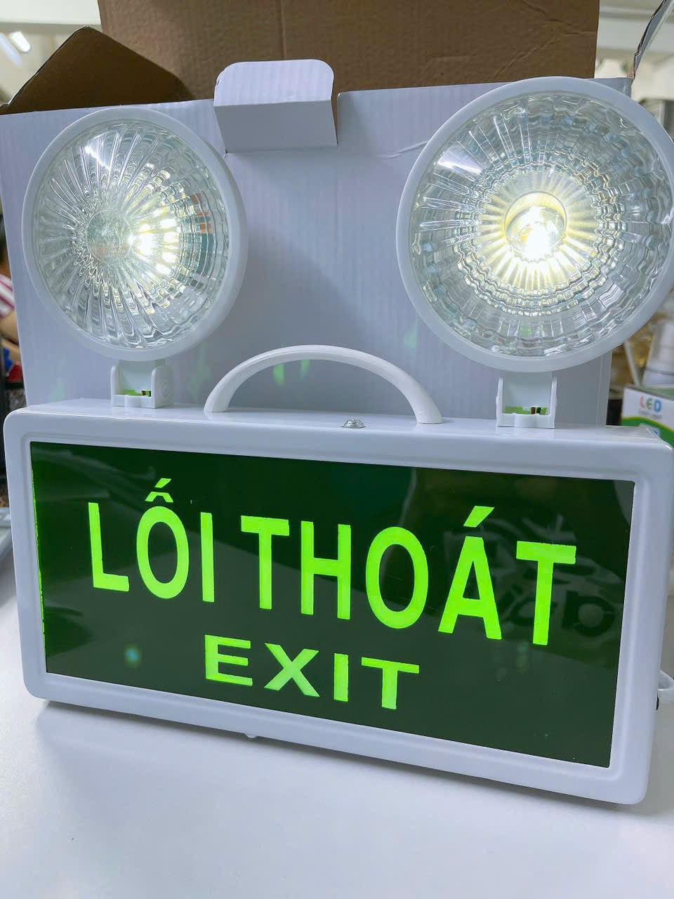 PIN Sạc]Đèn thoát hiểm,đèn khẩn cấp,đèn lối thoát exit thiết kế 2 in 1 Đèn Led Báo Thoát Hiểm Exit Khẩn Cấp Khi Cúp Điện - Dùng Cho Dãy Trọ - Kho Xưởng - Siêu Thị -Karaoke